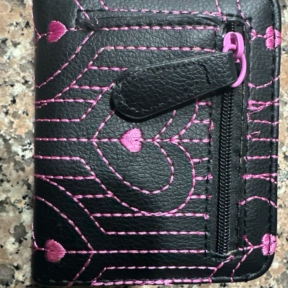 Betsey Johnson Black and Pink Heart wallet - Picture 5 of 5